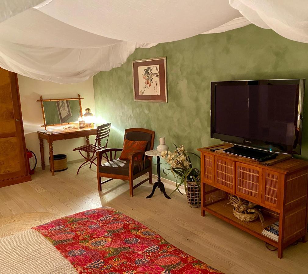 Les 3 Coeurs - Chambres Chez Charmants Habitants Font ภายนอก รูปภาพ